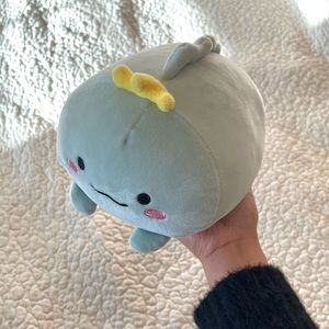Small dinosaur plushie 🦖